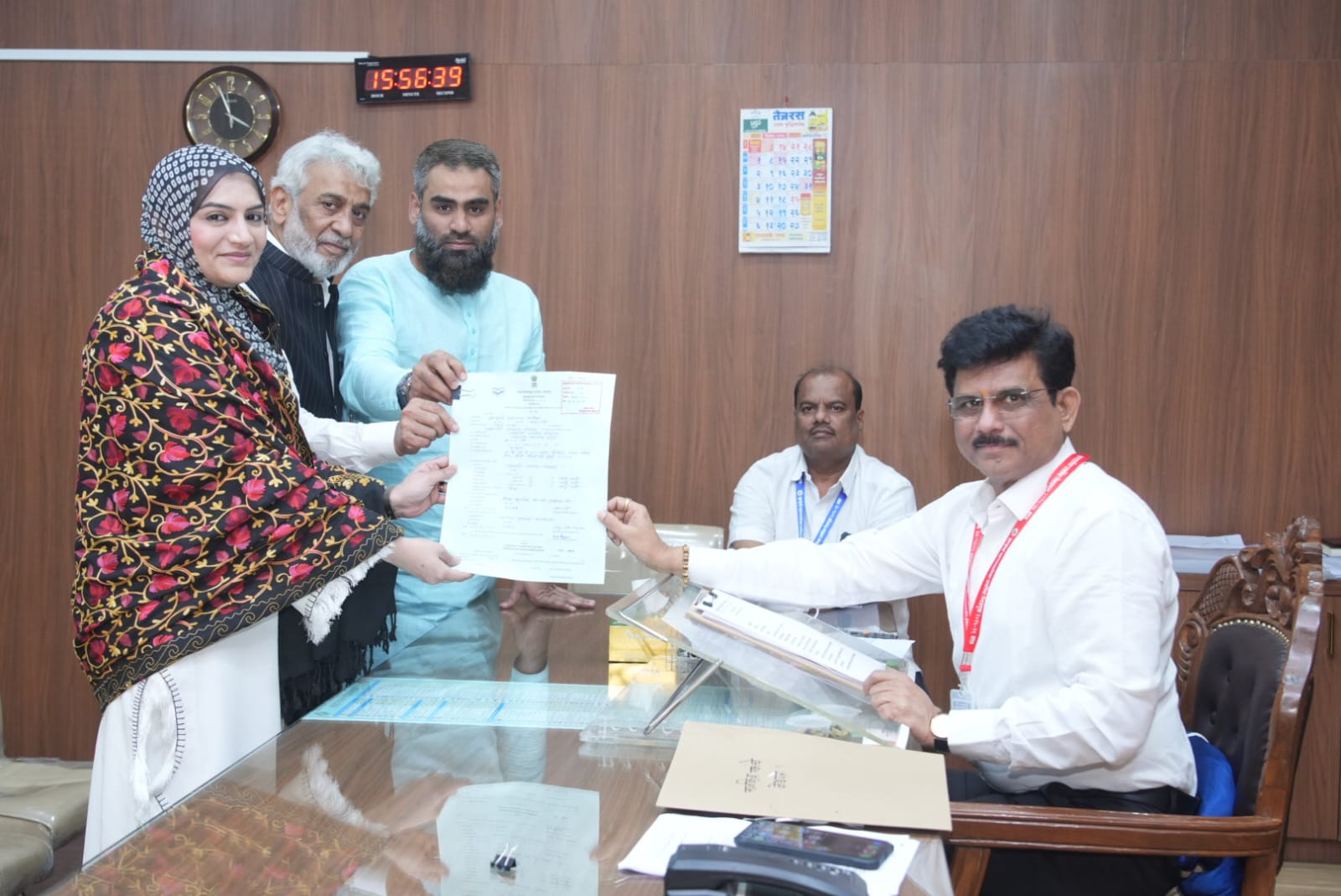 Samajwadi Party’s Amrin Shehzad Abrahani Files Nomination for Ward 212 Ahead of BMC Elections